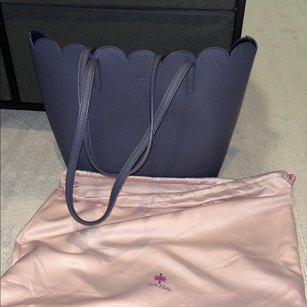 Aura Estelle cloud tote bag with long straps and inner shell